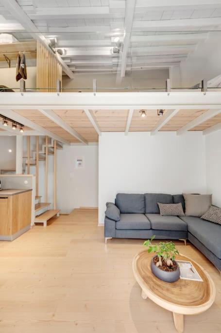 Апартаменты Nomade Vibrant Living Loft Эрмуполис Экстерьер фото